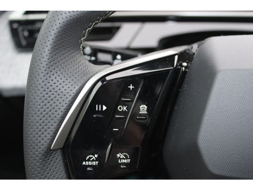 Peugeot 5008 1.2 Hybrid 145 GT | 2 stoelen op derde rij | Achterbank in delen neerklapbaar | Achterbank verste... ActivLease financial lease