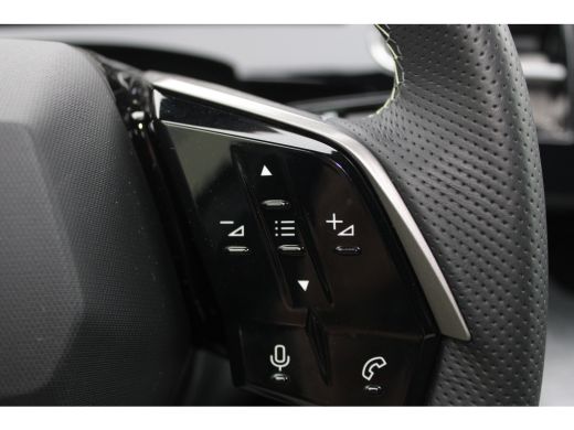 Peugeot 5008 1.2 Hybrid 145 GT | 2 stoelen op derde rij | Achterbank in delen neerklapbaar | Achterbank verste... ActivLease financial lease