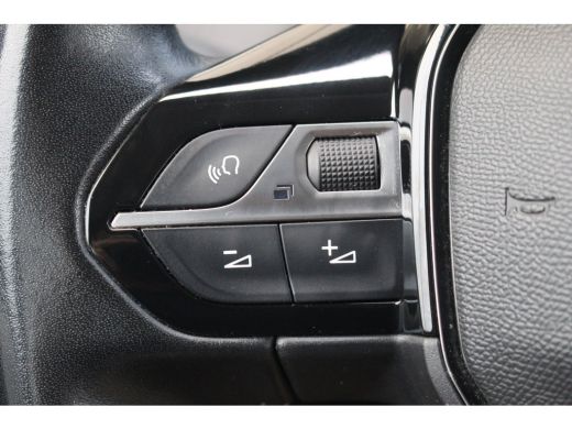 Peugeot e-208 EV Active 50 kWh | Navi | Carplay | Cruise | PDC A | Keyless Start | DAB | Navi | Carplay | Cruis... ActivLease financial lease