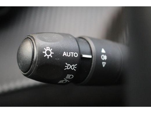 Peugeot e-208 EV Active 50 kWh | Navi | Carplay | Cruise | PDC A | Keyless Start | DAB | Navi | Carplay | Cruis... ActivLease financial lease