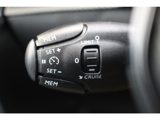 Peugeot e-208 EV Active 50 kWh | Navi | Carplay | Cruise | PDC A | Keyless Start | DAB | Navi | Carplay | Cruis... ActivLease financial lease