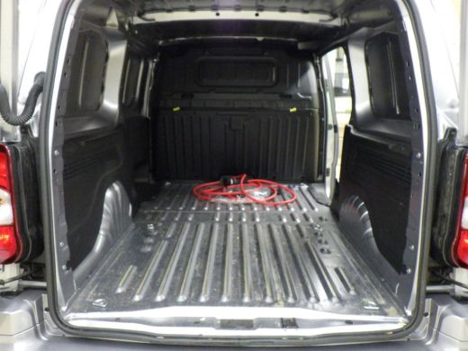 Peugeot e-Partner 136 L2 50 kWh | Automaat | Navigatie | Camera | Long | Lichtmetaal | 3-Zits | BTW | 8.500km | ActivLease financial lease