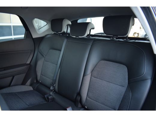 Renault Captur 1.6 E-Tech Plug-in Hybrid 160 Edition One | Trekhaak | Half Leer | Bose | 360 | Stuurverwarming ActivLease financial lease