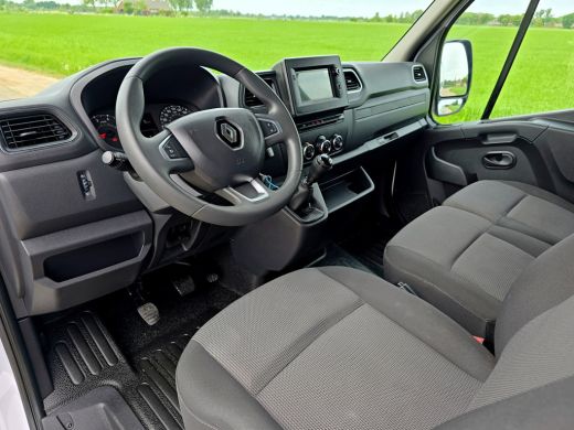 Renault Master T33 2.3 dCi 135 L2 H2 - 135 Pk - Euro 6 - Airco - Cruise Control ActivLease financial lease