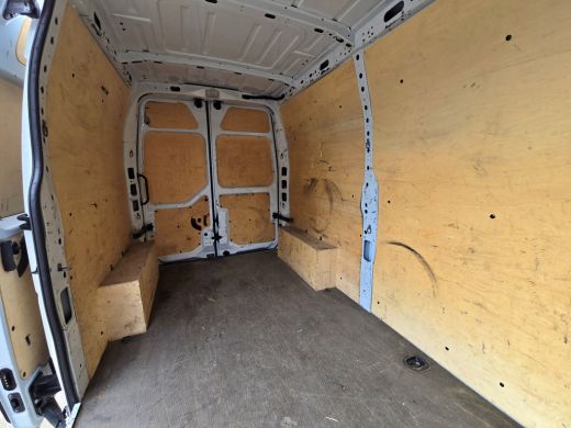 Renault Master T33 2.3 dCi 135 L2 H2 - 135 Pk - Euro 6 - Airco - Cruise Control ActivLease financial lease