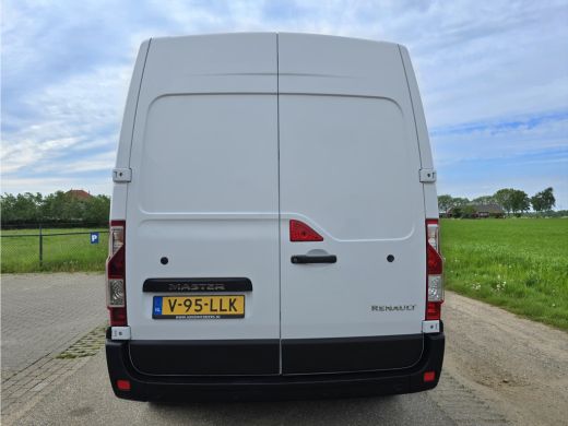 Renault Master T33 2.3 dCi 135 L2 H2 - 135 Pk - Euro 6 - Airco - Cruise Control ActivLease financial lease