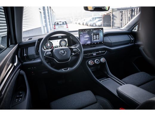 Skoda Kodiaq 1.5 TSI PHEV Business Edition | Extra getint glas | Trekhaak uitklapbaar | Volledig digitaal inst... ActivLease financial lease