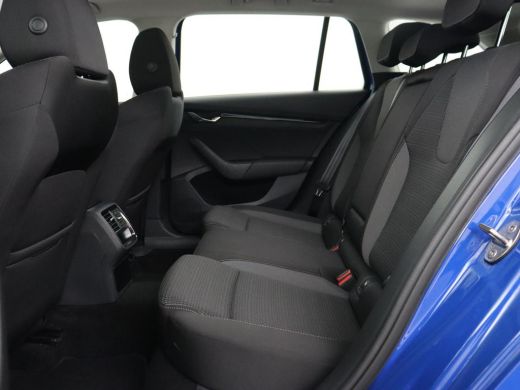 Skoda Octavia 1.0 e-TSI Business Edition | Panoramadak | Trekhaak | Stoelverwarming | Carplay | Parkeerhulp | C... ActivLease financial lease