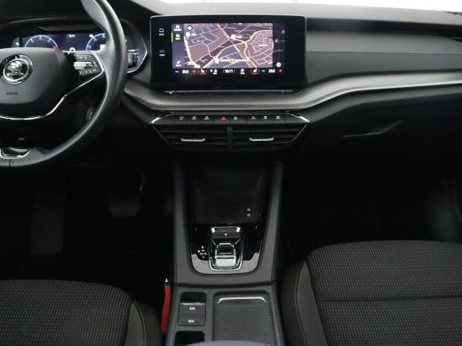Skoda Octavia 1.0 e-TSI Business Edition | Panoramadak | Trekhaak | Stoelverwarming | Carplay | Parkeerhulp | C... ActivLease financial lease