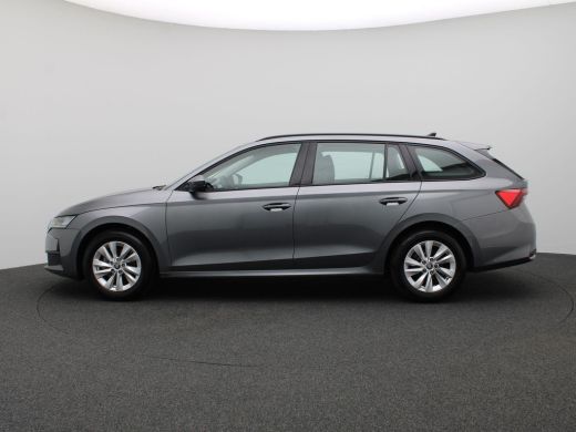 Skoda Octavia Combi 1.5 TSI Edition 115PK Trekhaak, Parkeersensoren Achter, Stoelverwarming, Navi via Apple Car... ActivLease financial lease