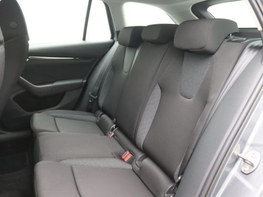 Skoda Octavia Combi 1.5 TSI Edition 115PK Trekhaak, Parkeersensoren Achter, Stoelverwarming, Navi via Apple Car... ActivLease financial lease