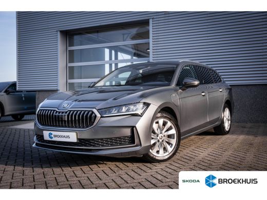 Skoda Superb Combi 1.5 TSI iV First Edition | Lichtmetalen velgen 17" | Trekhaak uitklapbaar | Volledig digita...