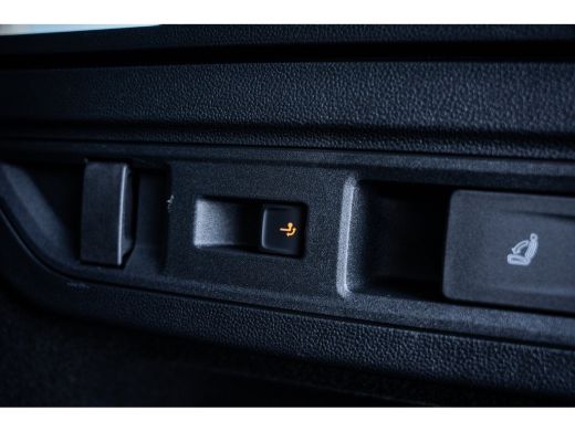 Skoda Superb Combi 1.5 TSI iV First Edition | Lichtmetalen velgen 17" | Trekhaak uitklapbaar | Volledig digita... ActivLease financial lease