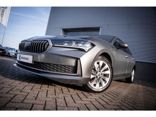 Skoda Superb Combi 1.5 TSI iV First Edition | Lichtmetalen velgen 17" | Trekhaak uitklapbaar | Volledig digita... ActivLease financial lease