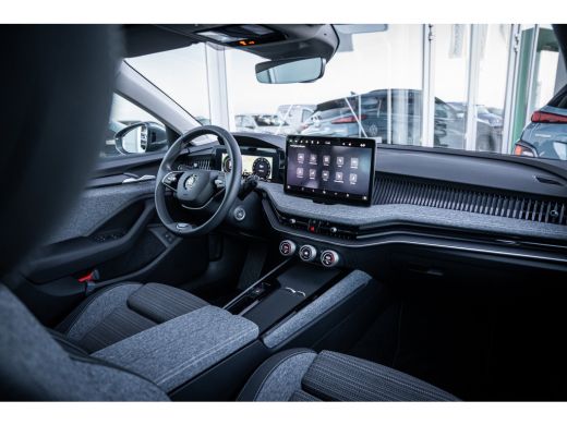 Skoda Superb Combi 1.5 TSI iV First Edition | Lichtmetalen velgen 17" | Trekhaak uitklapbaar | Volledig digita... ActivLease financial lease