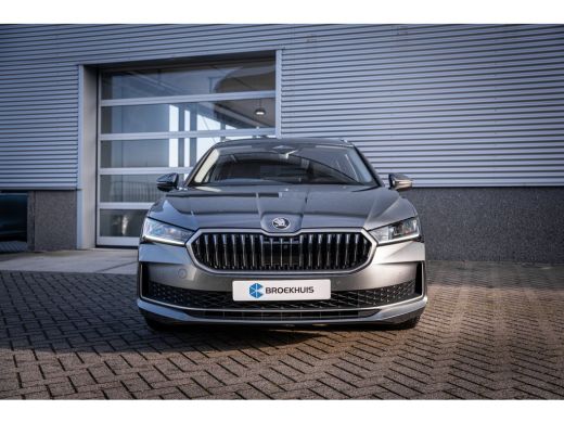 Skoda Superb Combi 1.5 TSI iV First Edition | Lichtmetalen velgen 17" | Trekhaak uitklapbaar | Volledig digita... ActivLease financial lease