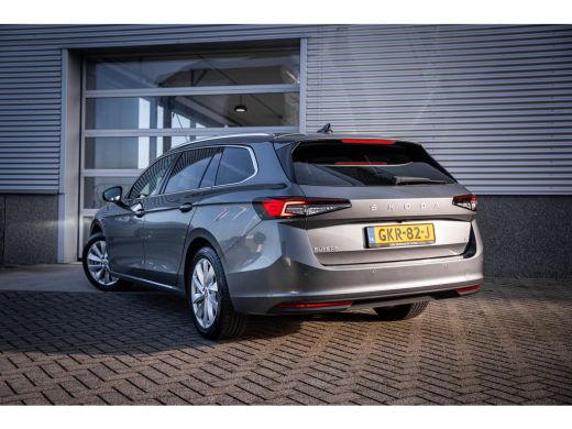 Skoda Superb Combi 1.5 TSI iV First Edition | Lichtmetalen velgen 17" | Trekhaak uitklapbaar | Volledig digita... ActivLease financial lease