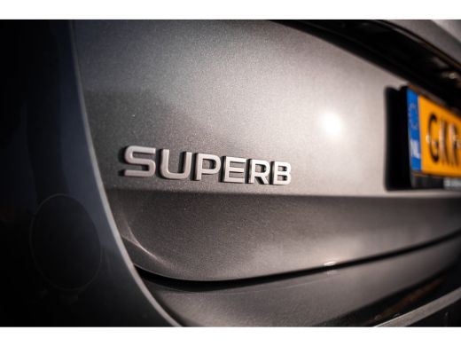 Skoda Superb Combi 1.5 TSI iV First Edition | Lichtmetalen velgen 17" | Trekhaak uitklapbaar | Volledig digita... ActivLease financial lease