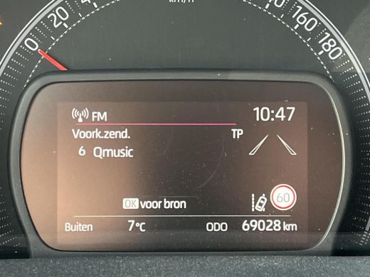 Toyota Aygo 1.0 VVT-i MT Play | Airconditioning | Carplay | Parkeercamera | Adaptive cruise control | ActivLease financial lease