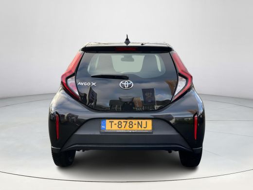 Toyota Aygo 1.0 VVT-i MT Play | Airconditioning | Carplay | Parkeercamera | Adaptive cruise control | ActivLease financial lease