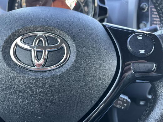 Toyota Aygo 1.0 VVT-i x-play | 5 deurs | Carplay | Parkeercamera | Airconditioning | ActivLease financial lease
