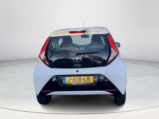 Toyota Aygo 1.0 VVT-i x-play | 5 deurs | Carplay | Parkeercamera | Airconditioning | ActivLease financial lease