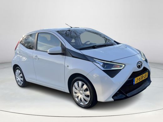 Toyota Aygo 1.0 VVT-i x-play | 5 deurs | Carplay | Parkeercamera | Airconditioning | ActivLease financial lease