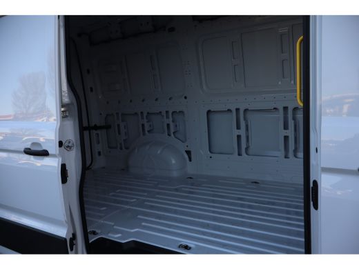 Volkswagen Crafter 35 2.0 TDI L3H3 Trendline | 2 zitplaatsen rechtsvoor | Airco | Apple Carplay/Android Auto|telefoo... ActivLease financial lease