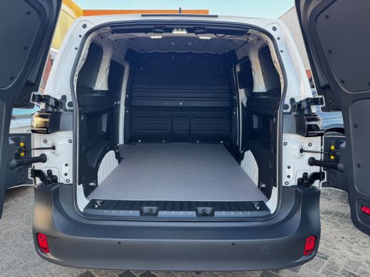 Volkswagen ID. Buzz Cargo Cargo 59kWh 204pk Economy Business | Achterdeuren | Bijrijdersbank | Stoelverwarming ActivLease financial lease