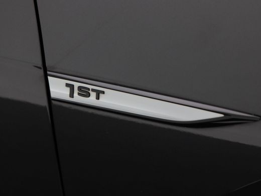 Volkswagen ID.3 204 Pk First Max 58 kWh | Panoramadak | Head-Up Display | Adaptive Cruise | Camera | LED | First ... ActivLease financial lease