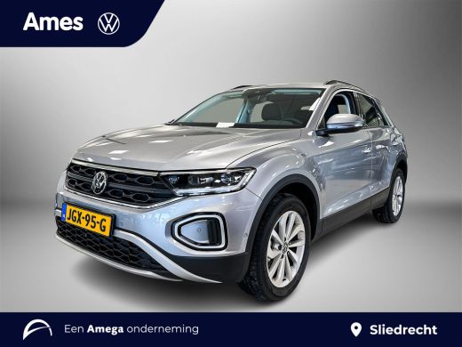 Volkswagen T-Roc 1.5 TSI 150pk DSG Life Edition | Climatronic | Dodehoeksensoren | Travel Assist