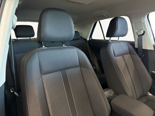 Volkswagen T-Roc 1.5 TSI 150pk DSG Life Edition | Climatronic | Dodehoeksensoren | Travel Assist ActivLease financial lease