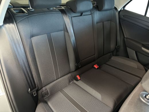 Volkswagen T-Roc 1.5 TSI 150pk DSG Life Edition | Climatronic | Dodehoeksensoren | Travel Assist ActivLease financial lease