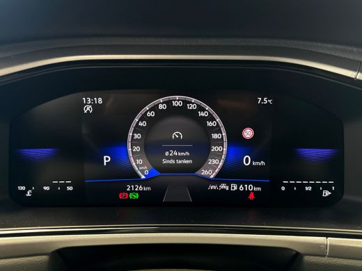 Volkswagen T-Roc 1.5 TSI 150pk DSG Life Edition | Climatronic | Dodehoeksensoren | Travel Assist ActivLease financial lease