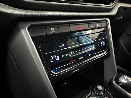 Volkswagen T-Roc 1.5 TSI 150pk DSG Life Edition | Climatronic | Dodehoeksensoren | Travel Assist ActivLease financial lease