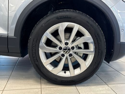 Volkswagen T-Roc 1.5 TSI 150pk DSG Life Edition | Climatronic | Dodehoeksensoren | Travel Assist ActivLease financial lease