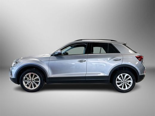 Volkswagen T-Roc 1.5 TSI 150pk DSG Life Edition | Climatronic | Dodehoeksensoren | Travel Assist ActivLease financial lease