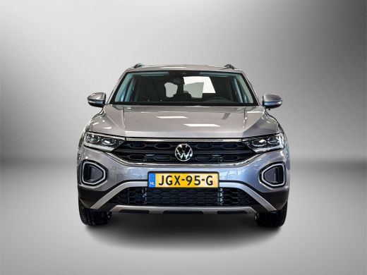 Volkswagen T-Roc 1.5 TSI 150pk DSG Life Edition | Climatronic | Dodehoeksensoren | Travel Assist ActivLease financial lease