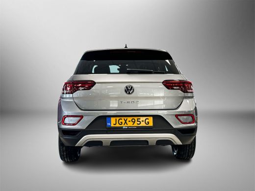 Volkswagen T-Roc 1.5 TSI 150pk DSG Life Edition | Climatronic | Dodehoeksensoren | Travel Assist ActivLease financial lease