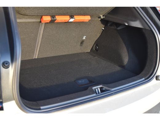 Volvo  EX30 Single Motor Extended Range Plus 69 kWh | Harman Kardon | Stoel/Stuurverwarming | Sand Dune | 20" | ActivLease financial lease