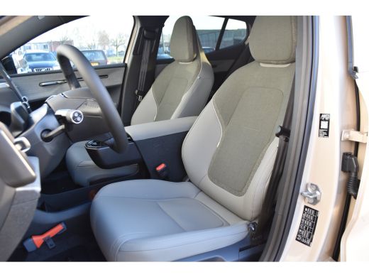 Volvo  EX30 Single Motor Extended Range Plus 69 kWh | Harman Kardon | Stoel/Stuurverwarming | Sand Dune | 20" | ActivLease financial lease