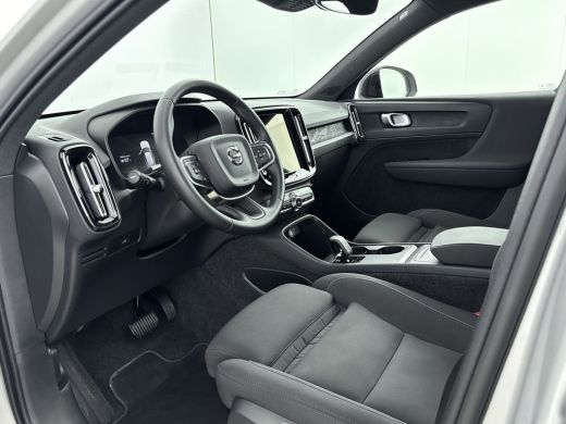 Volvo  EX40 Single Motor Extended Range Plus 82 kWh | PDC V+A en Camera | All Season banden | Trekhaak | Stoe... ActivLease financial lease