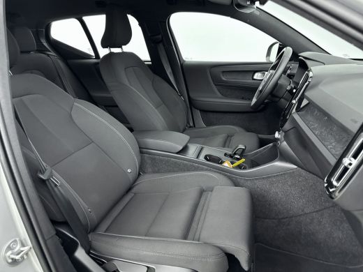 Volvo  EX40 Single Motor Extended Range Plus 82 kWh | PDC V+A en Camera | All Season banden | Trekhaak | Stoe... ActivLease financial lease