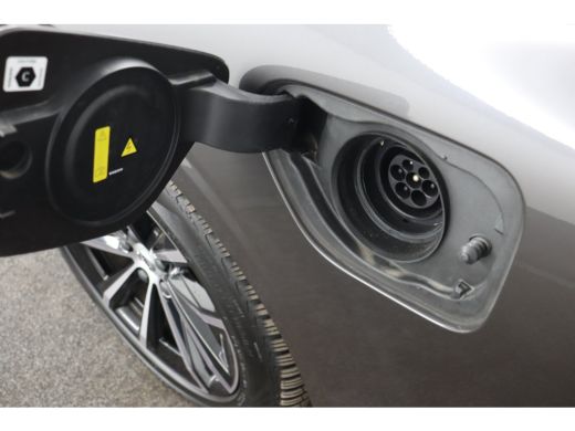 Volvo  V60 2.0 T6 Plug-in hybrid AWD Plus Dark ActivLease financial lease