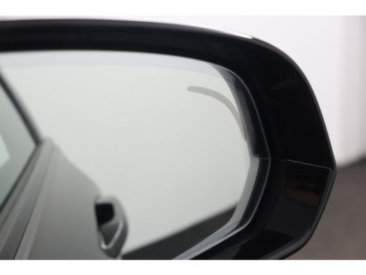 Volvo  V60 2.0 T6 Plug-in hybrid AWD Plus Dark ActivLease financial lease