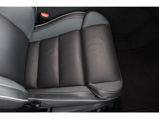 Volvo  V60 2.0 T6 Plug-in hybrid AWD Plus Dark ActivLease financial lease