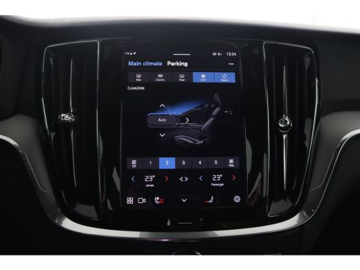 Volvo  V60 2.0 T6 Plug-in hybrid AWD Plus Dark ActivLease financial lease