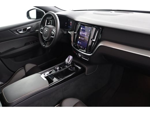 Volvo  V60 2.0 T6 Plug-in hybrid AWD Plus Dark ActivLease financial lease