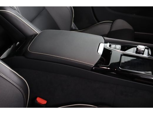 Volvo  V60 2.0 T6 Plug-in hybrid AWD Plus Dark ActivLease financial lease