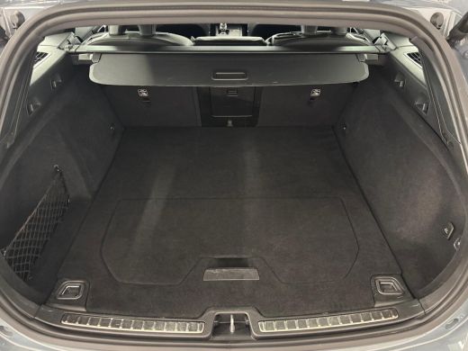 Volvo  V60 B4 Plus Dark | Premium audio | Trekhaak | Panoramadak | 360o camera | Apple Carplay/Android Auto ... ActivLease financial lease